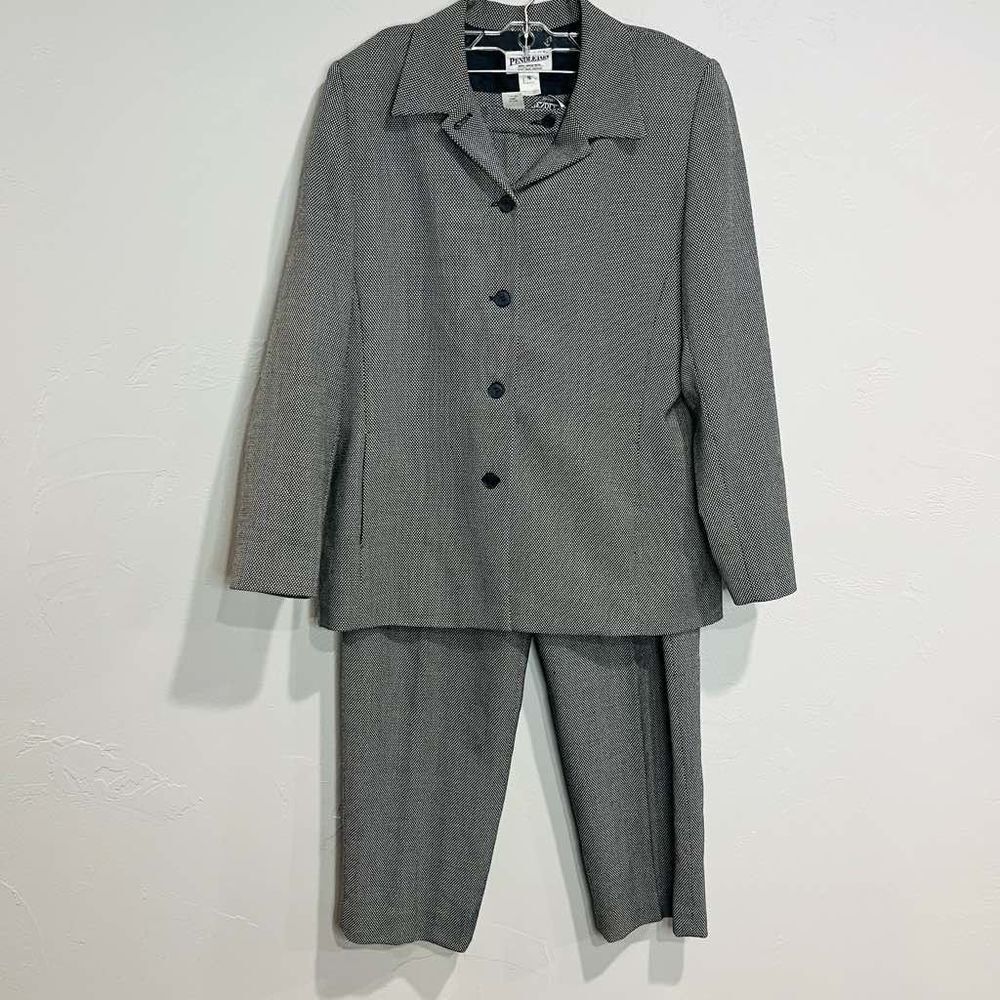 Pendletonwomen's Gray 100% Wool Suit - image 1